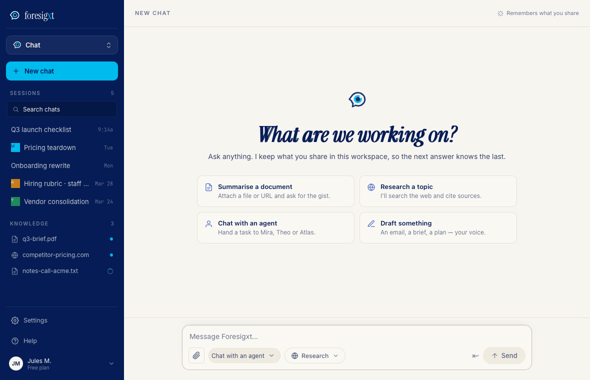 Empty-state new chat screen with a clean composer, sessions rail and knowledge panel.